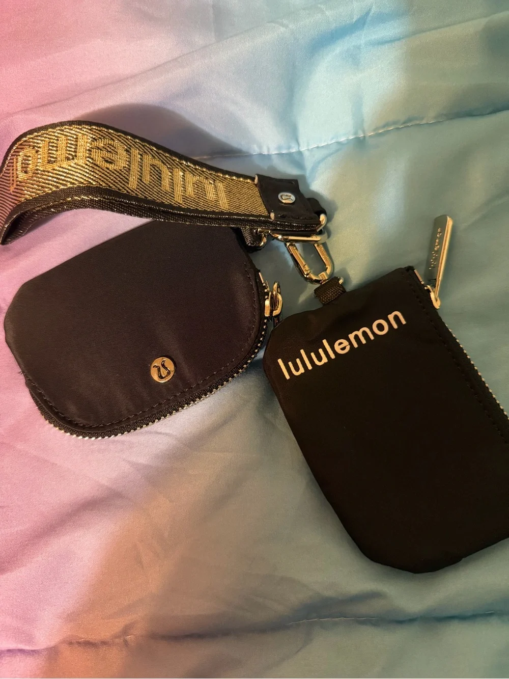 lululemon black key and card holder set with branded strap